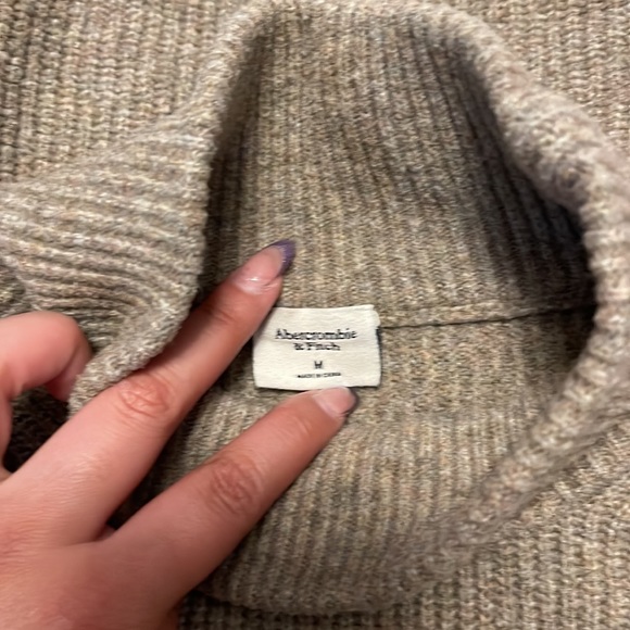 SOLD❤️Abercrombie Mock Neck Sweater - Picture 3 of 3